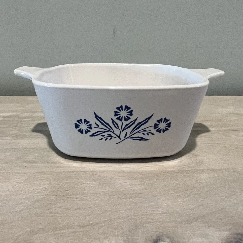 Vintage Rare Find in Excellent Condition Cornflower‎ Corning Ware P-43-B …